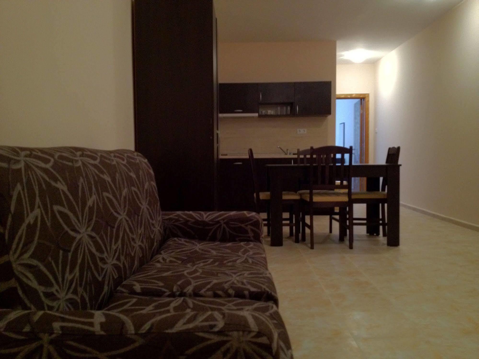 Arizona Del Mar Apartment Pomorie Exterior photo